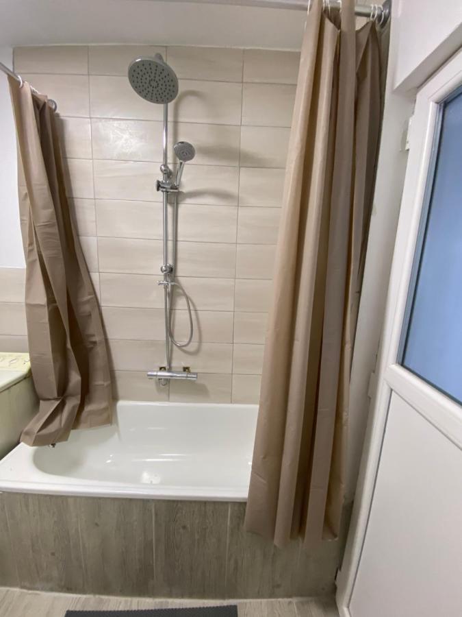 Apartament House Sasca Apartment Oradea Ngoại thất bức ảnh